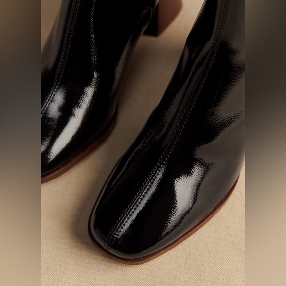 Sézane Axelle Ankle Boots in Patent Black FR 40 / US 9 - Picture 3 of 14